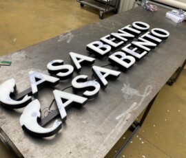 gevel letter op frame